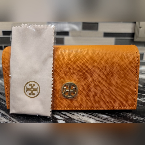 Tory Burch Accessories - NEW Auth Tory Burch Leather Eyeglass Case w Matching Tory Burch Cleaning Cloth